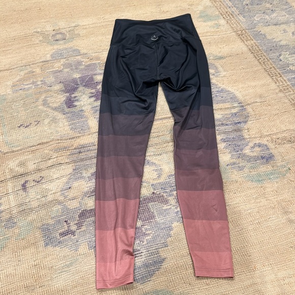 Beyond Yoga Leggings - Picture 3 of 3